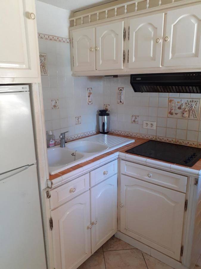 Gîte pour 4 personnes, avec Terrasse et Vue dans Plage de la Madrague (Giens) - 3