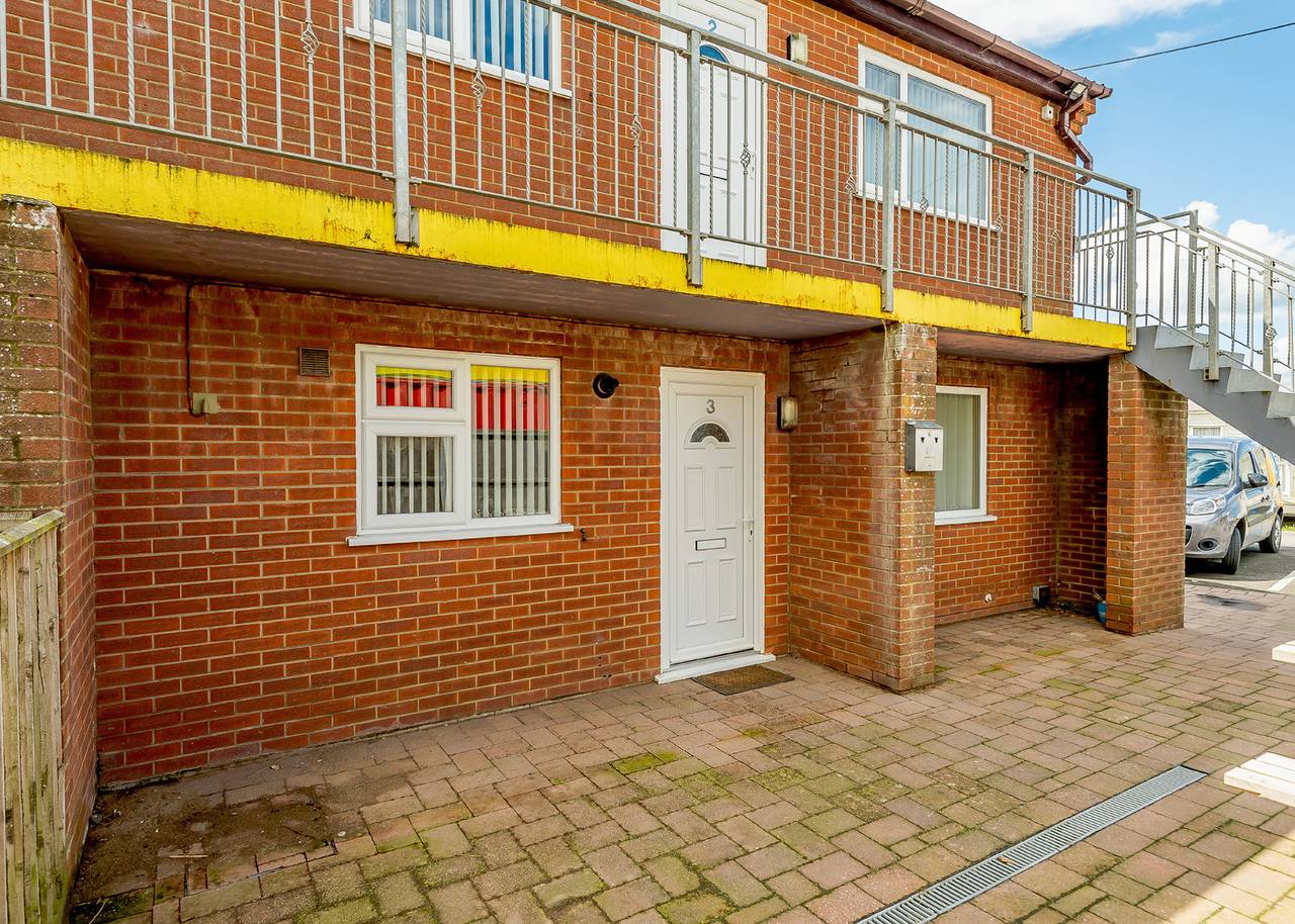 Entire apartment, Ground Floor Apartment (Pet) in Ingoldmells, Lincolnshire