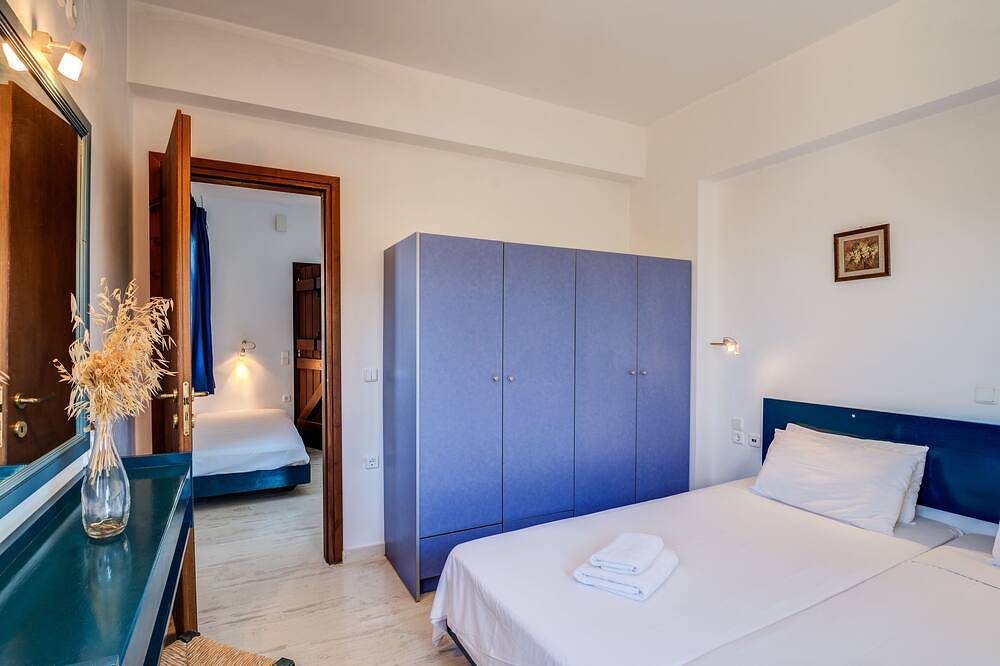 Aeolus Villa Makrigialos: privada 5 dormitorios, piscina, vistas al mar, Wifi in Makry Gialos, Sur de Creta