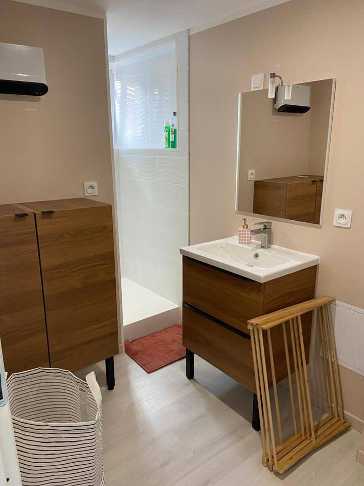 Appartement entier, One-Bedroom Apartment in Bruay-la-Buissière, Région de Béthune