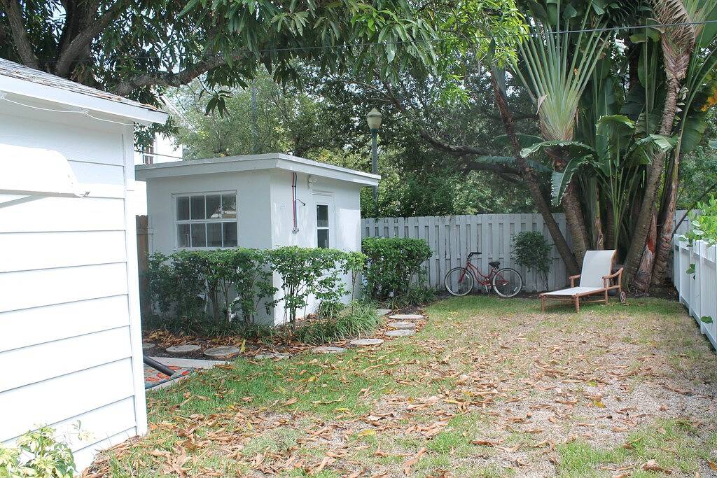 Luxury Retreat - Private Pool Cottage in Delray Beach – 45 Min to Hard Rock in Delray Beach, Palm Beach County