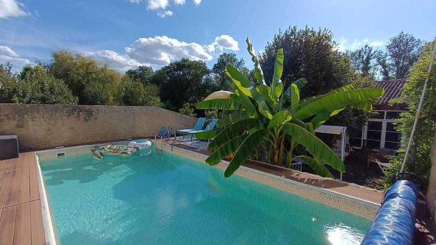 Location de vacances pour 3 personnes, avec jardin et piscine à Gond-Pontouvre - 3