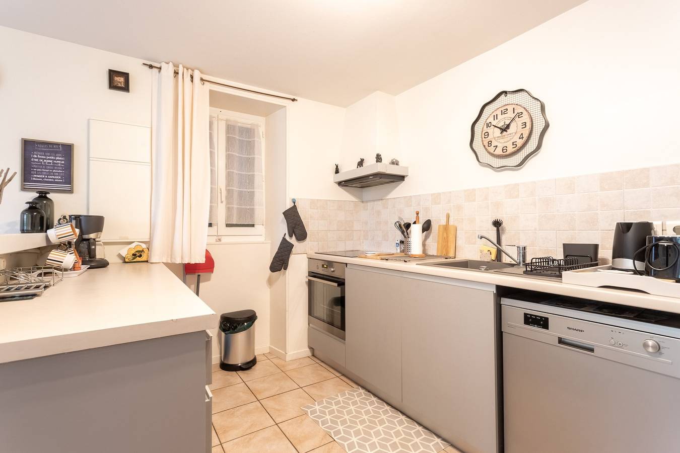 Apartamento entero, Apartamento 'Etxexuria' con terraza privada, Wi-Fi y aire acondicionado in Cambo-les-Bains, Region de Bayona