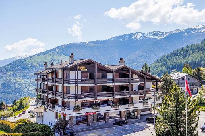 Ferienwohnung für 4 Personen, mit Sauna und Balkon sowie Pool - 1