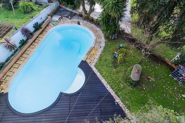 Alojamiento y desayuno para 2 personas, con balcón además de jardín y piscina - 1