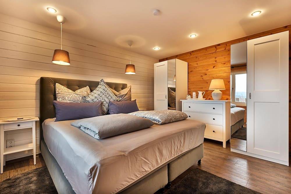 Ganze Wohnung, Modernes und gemütliches Holzhaus mit Kaminofen in Haus im Wald, Grafenau
