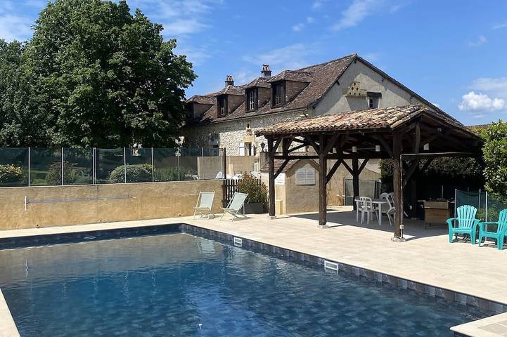 Gîte pour 44 personnes, avec Jardin et Piscine