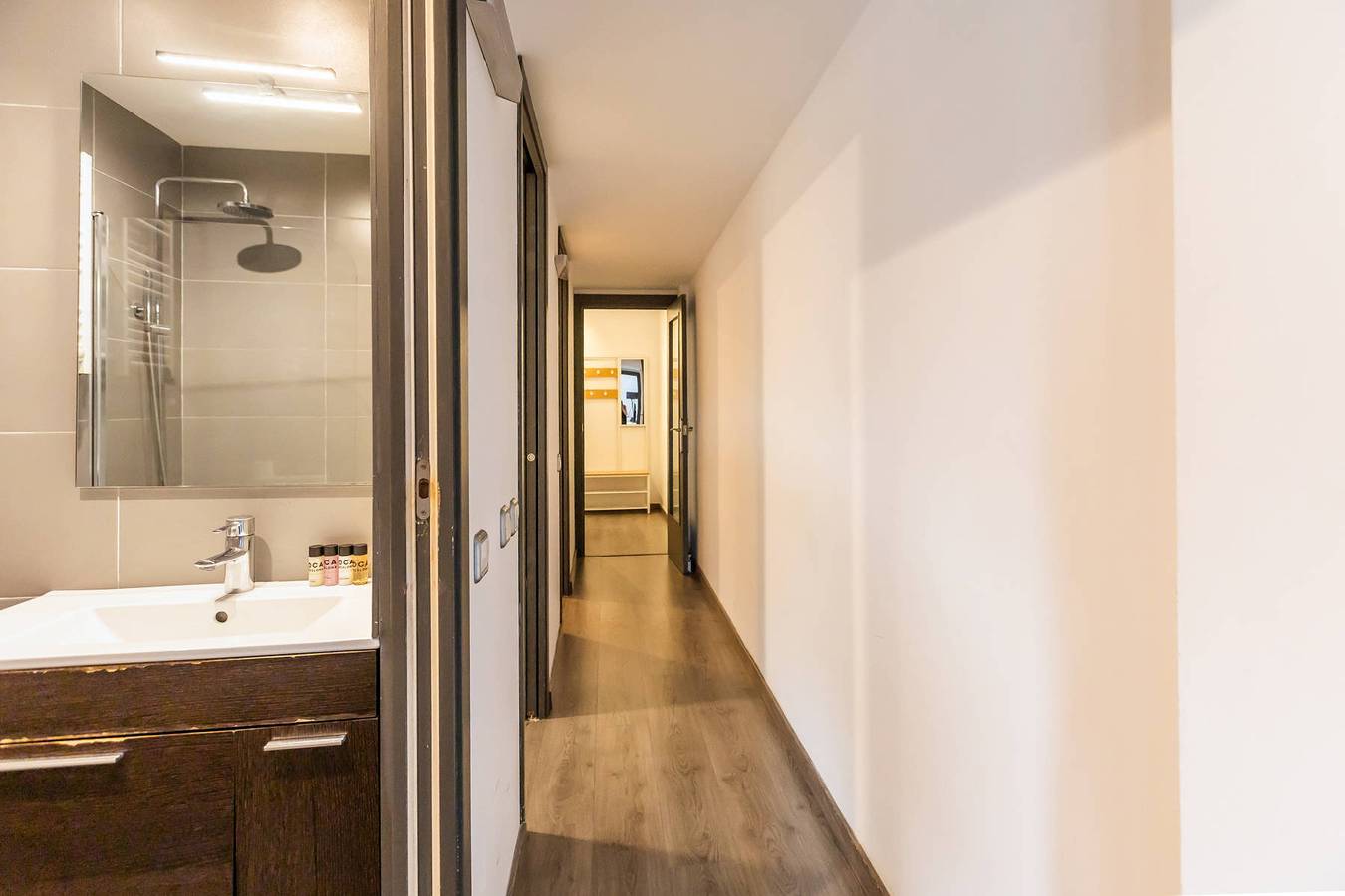 Ganze Wohnung, 64Ind1131 in Barcelona Zentrum, Barcelona