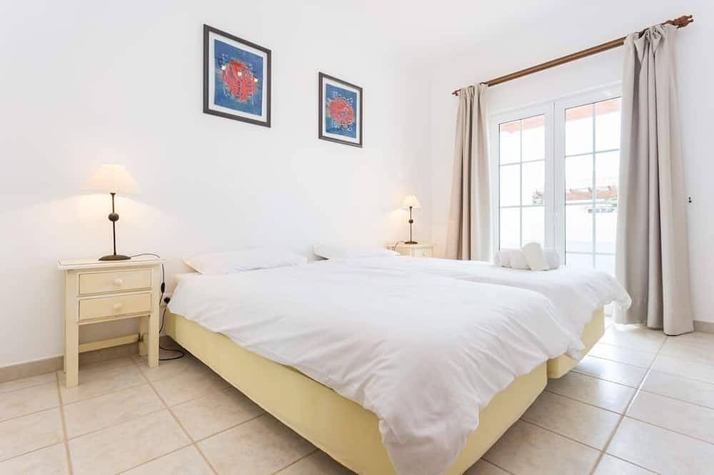2 Schlafzimmer mit Blick auf den Golfplatz in Budens, Faro Distrikt