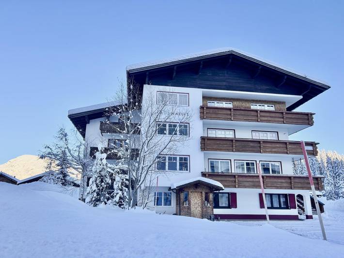 Pension für 2 Personen, mit Balkon und Sauna sowie Ausblick, kinderfreundlich am Arlberg