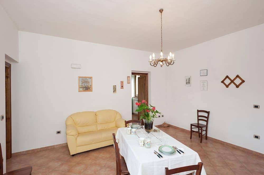 Casale vicino al Lago Trasimeno con piscina in Passignano sul Trasimeno, Lago Trasimeno