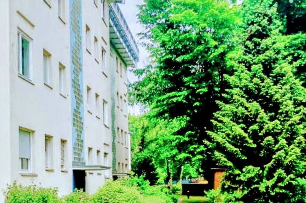 Die wohnung ist gemütliche und schönen in  altmariendorf, viel zum erleben. in Mariendorf Berlin, Berlin