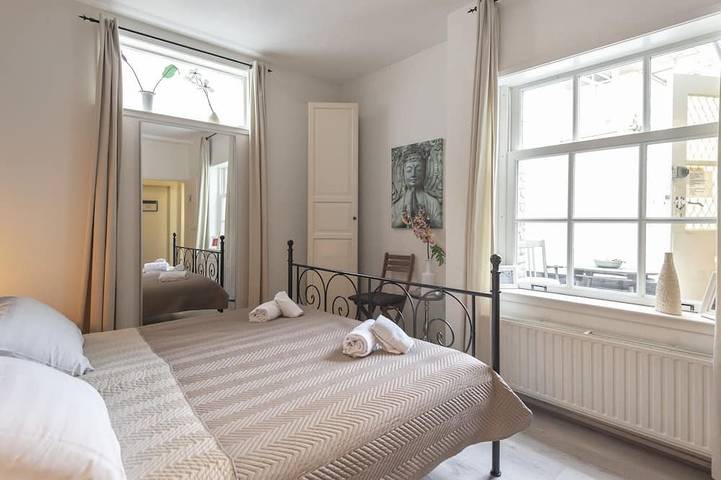 Geheel appartement, Historical Tiny Home met eigen sauna in Zandvoort, Nederlandse Noordzeekust