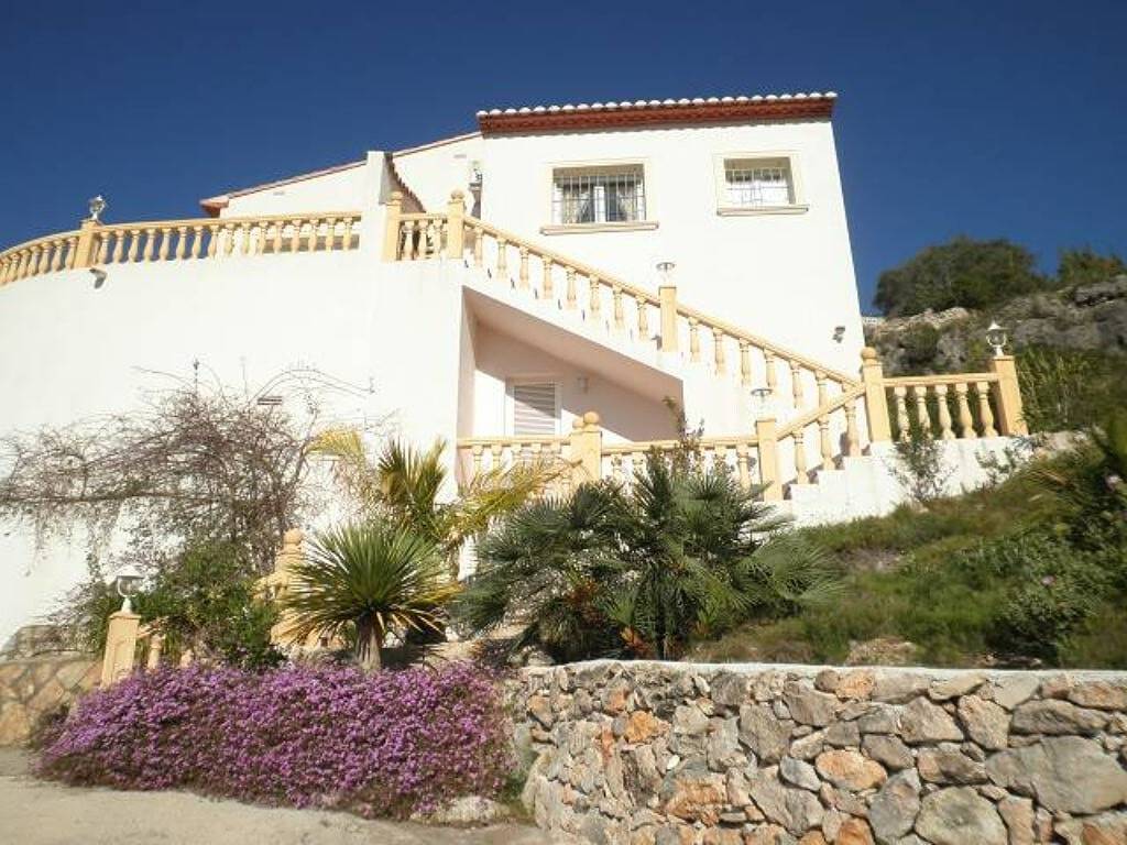 Villa Petra avec vue sur mer, piscine et Wi-Fi. in Pego, Costa Blanca