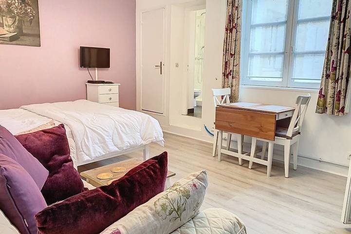 Gîte pour 2 personnes, avec jardin dans Office De Tourisme De Bayeux - 2