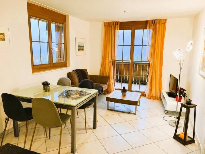 Ferienwohnung für 2 Personen, mit Balkon und Ausblick am Thunersee