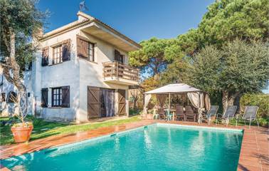Ferienhaus für 13 Personen, mit Garten und Pool sowie Terrasse, mit Haustier an der Costa Brava