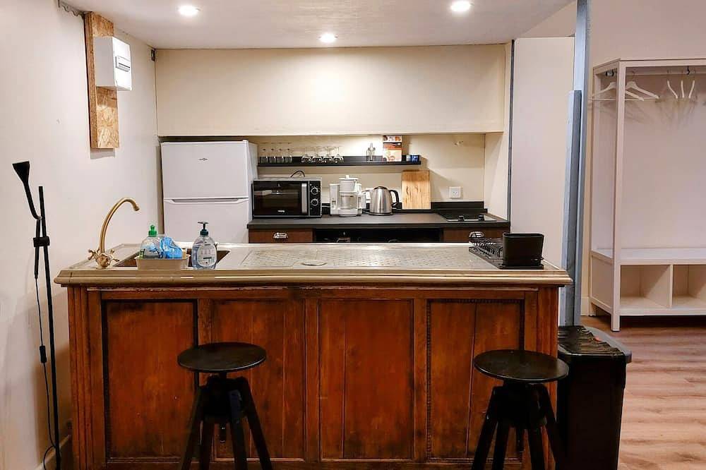 Apartamento entero, Loft-Diseñador-Baño Privado-Vista al patio-Gs in Gardanne, Region de Aix-en-Provence