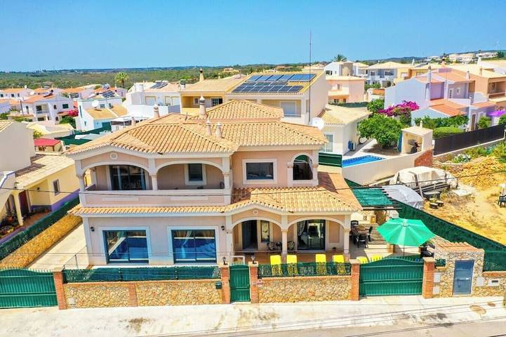 Holiday rental for 10 people, with terrace in Luz