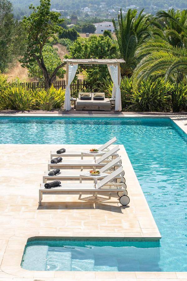 Hotel para 2 personas, con jardín además de piscina y vistas - 1