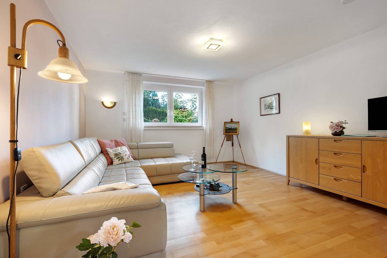 Ganze Wohnung, Ferienwohnung Lilly mit privater Terrasse, privatem Garten und Wi-Fi in Hofgeismar, Hessisches Bergland