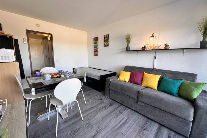 Gîte pour 4 personnes, avec piscine ainsi que terrasse et jardin, adapté aux familles dans Port Camargue - 3