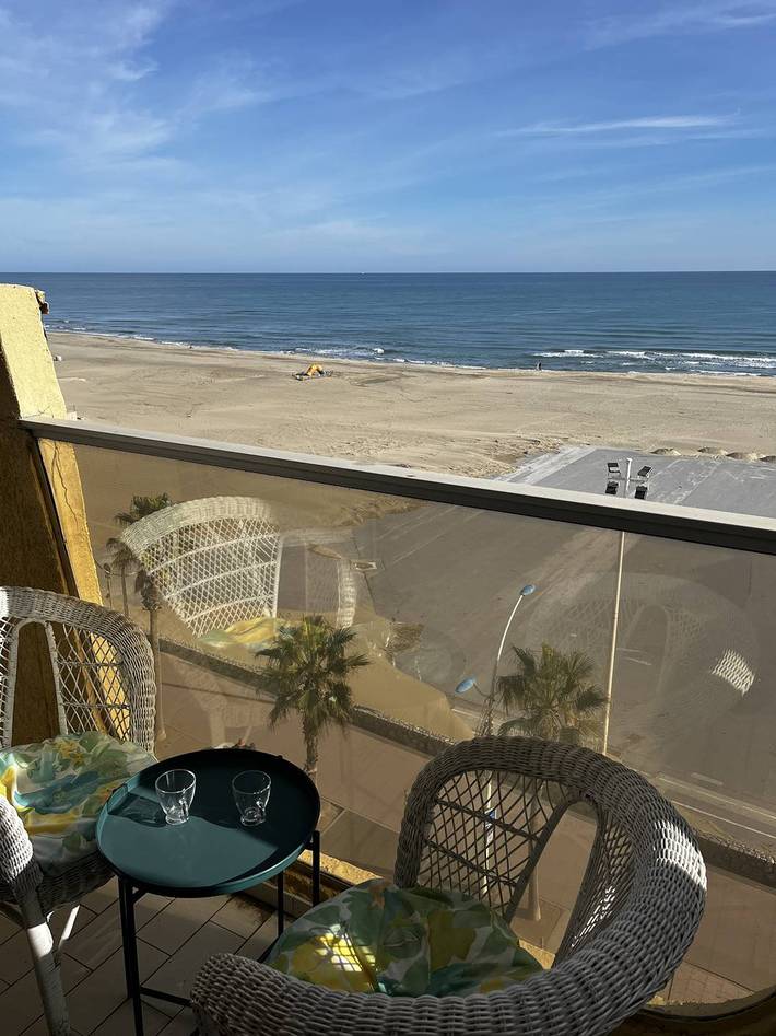 Gîte pour 4 personnes, avec terrasse dans Casino Du Canet En Rousillon