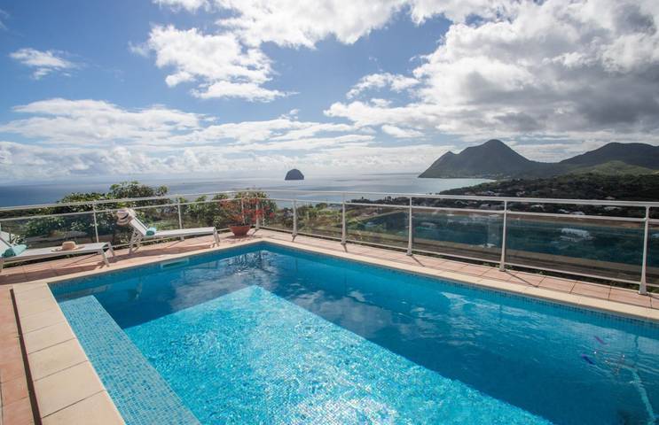 Location de vacances pour 7 personnes, avec piscine et balcon à Le Diamant - 3