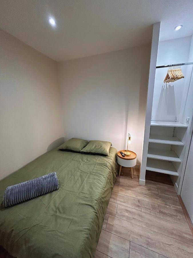 Appartement entier, One-Bedroom Apartment in Millau, Parc naturel régional des Grands Causses