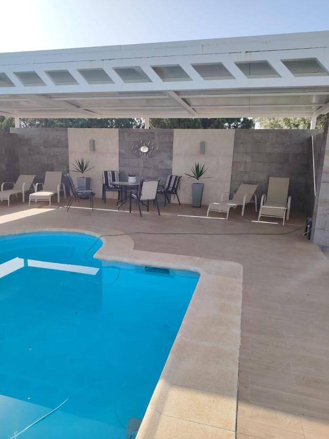Casa rural para 11 personas, con piscina y terraza, Se admiten mascotas en La Carlota - 4