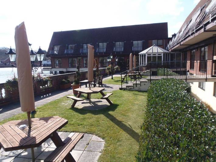 Holiday rental for 2 people, with Terrace and Garden in Surrey