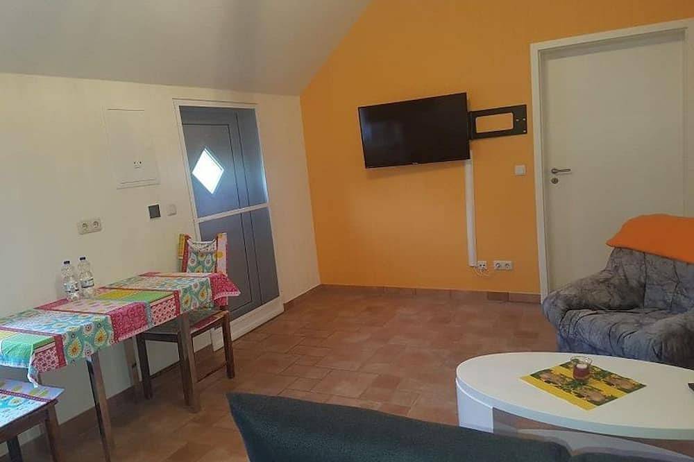 Ganze Wohnung, Apartment 2, Sz, Wz mit Küche, Du/Wc, Terrasse - Spreewald-Ferienwohnung Keym in Byhleguhre, Byhleguhre-Byhlen