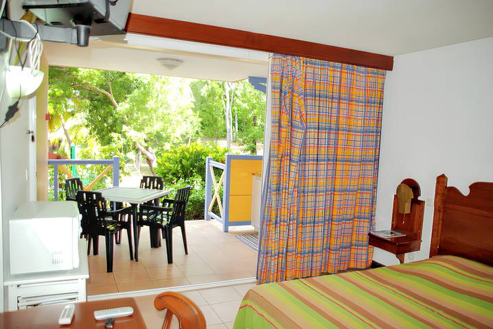 Gîte pour 2 personnes, avec terrasse dans Anse Caritan - 2