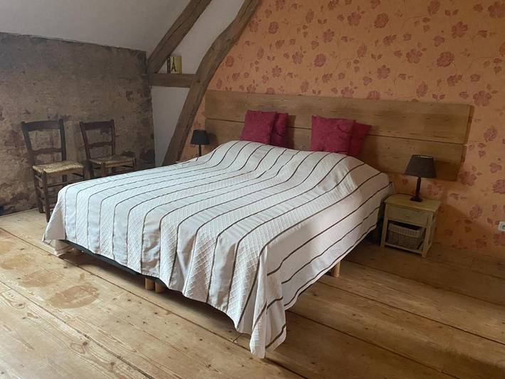 Chambre d’hôte pour 6 personnes, avec piscine ainsi que vue et jardin à Saint-Désiré - 3