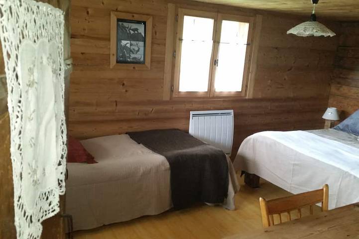 Gîte pour 12 personnes, avec terrasse et jardin, animaux acceptés dans Col De La Colombière - 3