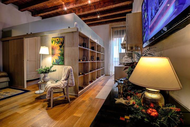 Vacation rental for 3 people, with balcony in Verona