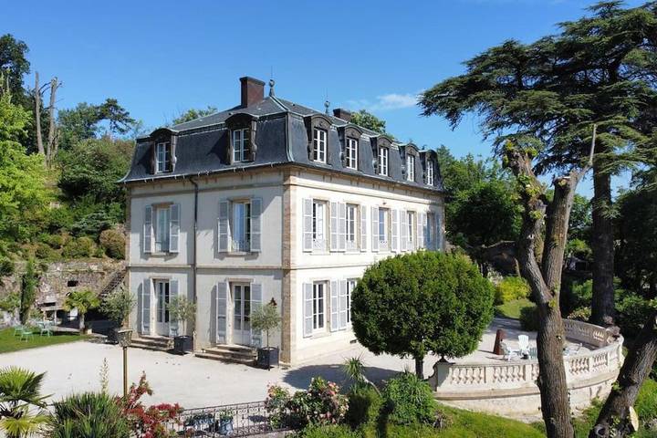Location de vacances pour 8 personnes, avec Jardin et Vue à Vernaison