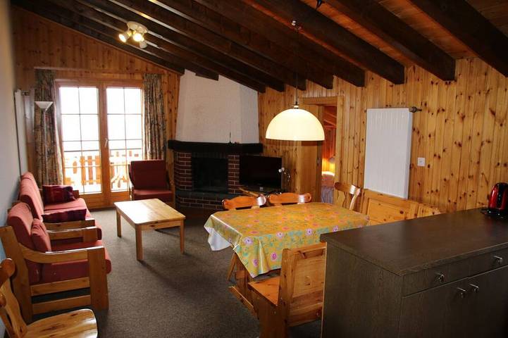Vacation rental for 8 people, with yard in Sion