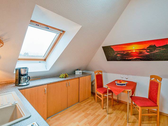 Apartamento vacacional entero, Apartamento de vacaciones para 3 personas con jardín in Plötzin, Werder (Havel)