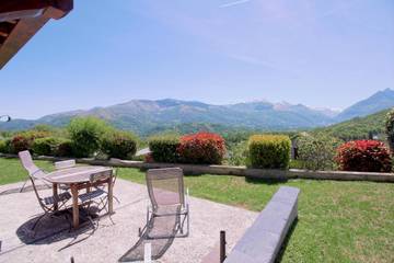 Gîte pour 5 personnes, avec terrasse et balcon/terrasse à Ouzous