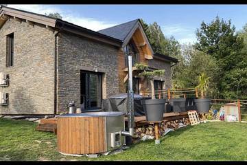Gîte pour 4 personnes, avec jardin ainsi que sauna et jacuzzi à Enveitg