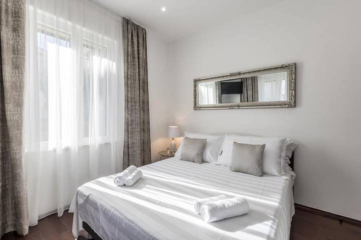 Apartamento entero, Lujoso apartamento con estacionamiento privado. in Split, Condado de Split-Dalmacia