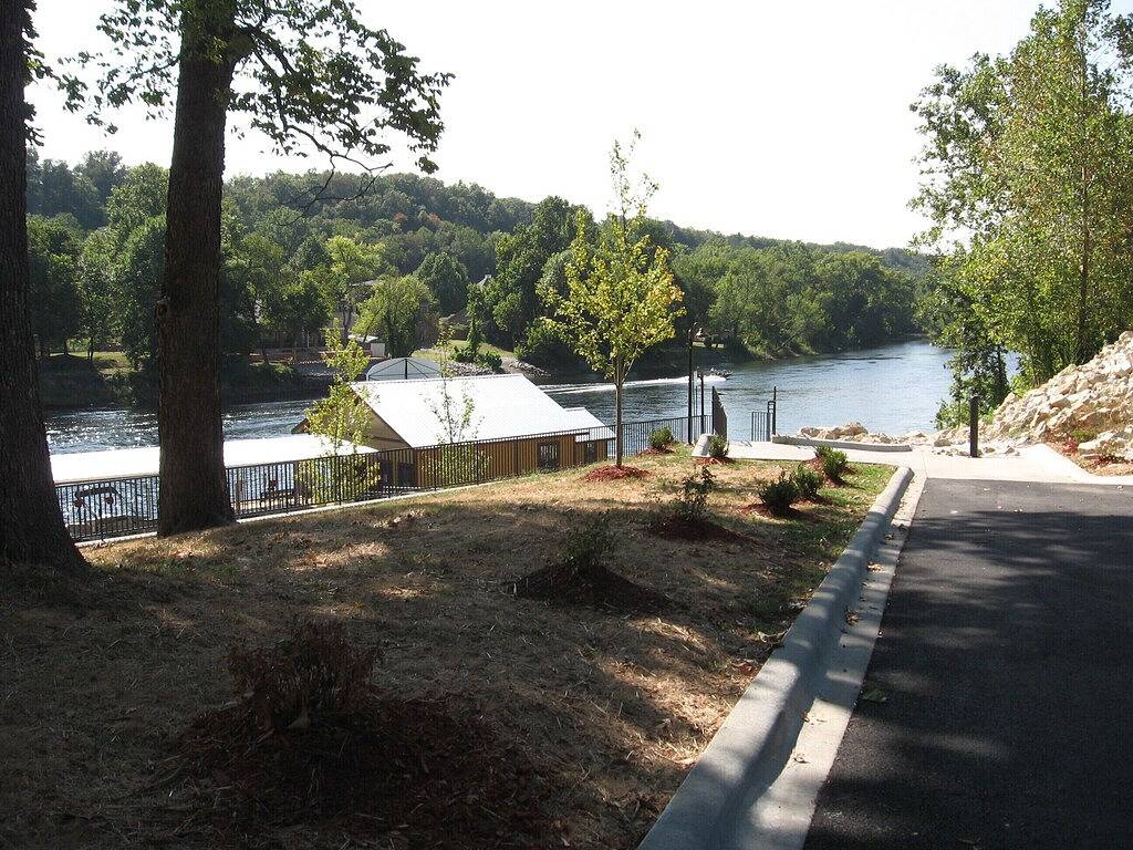 Ganze Wohnung, Atemberaubende am See! Haustierfreundlich! Superior-Einrichtung, keine Gebühren! neue All in 2017 in Table Rock Lake