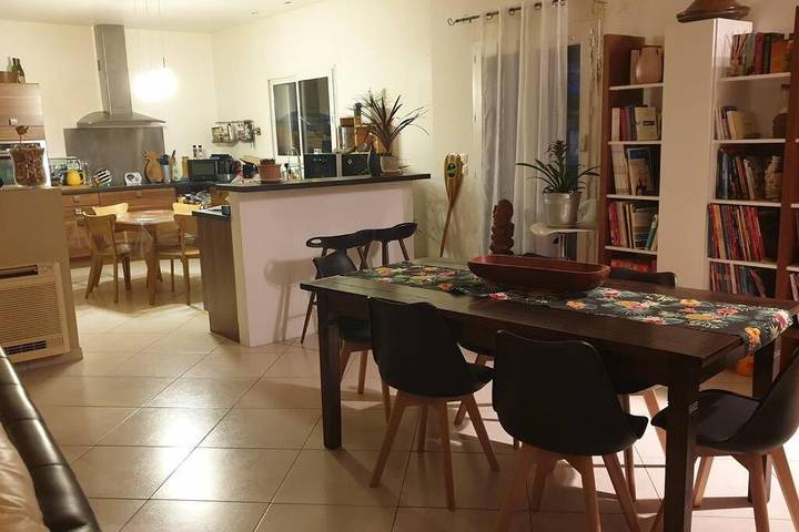 Location de vacances pour 9 personnes, avec piscine ainsi que jardin et vue à Bellegarde - 4