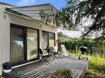 Gîte pour 4 personnes, avec sauna et vue ainsi que jardin et piscine, animaux acceptés en Lettonie