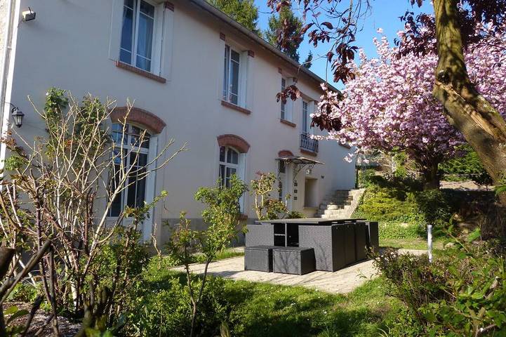 Gîte pour 12 personnes, avec jardin et terrasse à Montigny-sur-Vesle