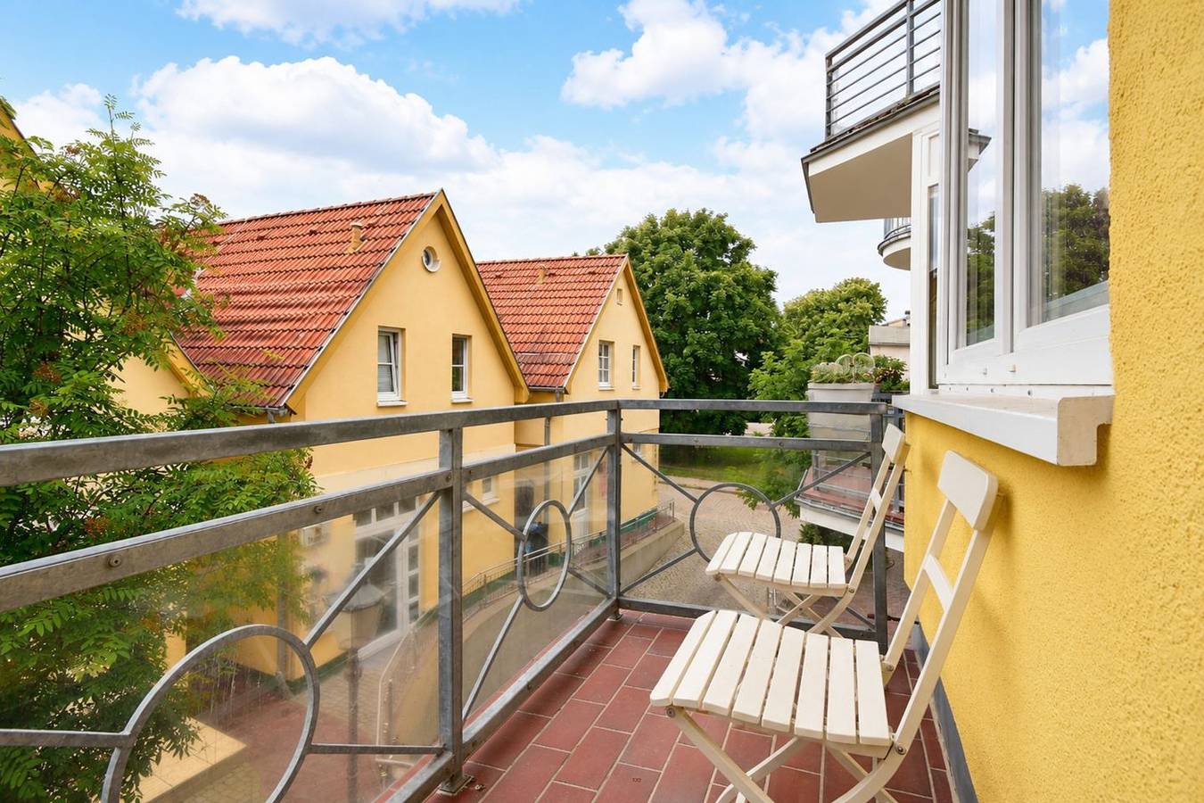 Cały apartament, Komfortable Ferienwohnung mit Balkon und Tg Platz in Warnemünde Strand, Rostock