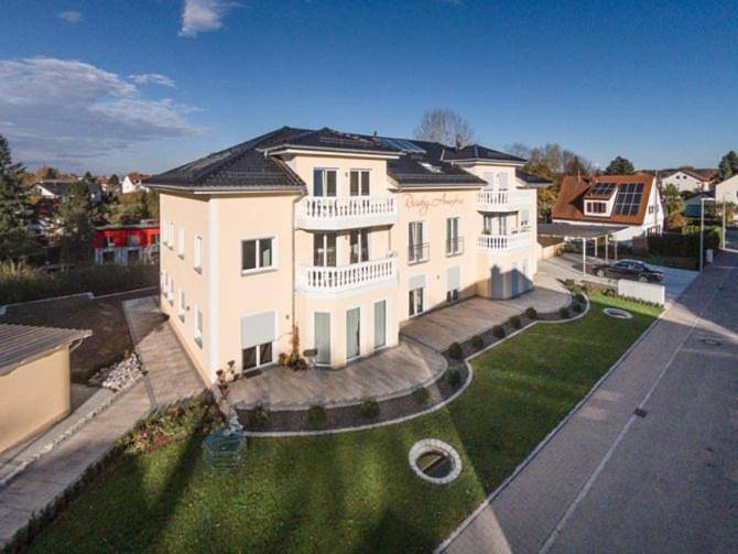 Ferienwohnung für 2 Personen, mit Terrasse und Garten sowie Ausblick in Burtenbach
