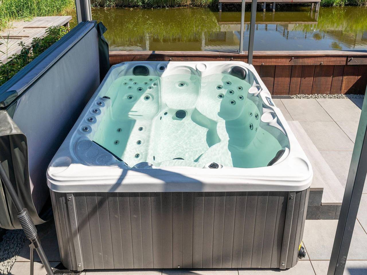 Harderwold Villa Resort — Bloem Nr. 414 | 6 Pers. Jacuzzi in Veluwe