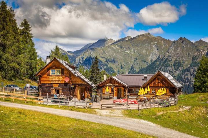 Ferienhaus für 10 Personen, mit Terrasse und Garten sowie Ausblick in Weißpriach